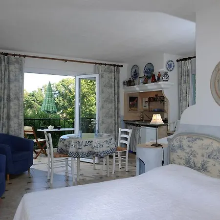 Self Catering Studio At Le Home, Calvi, Corsica 公寓 卡尔维